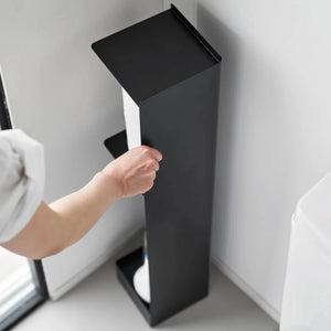 Diskré toalettpapirholder med hjul sort 80,5 cm - Lindas Dekor