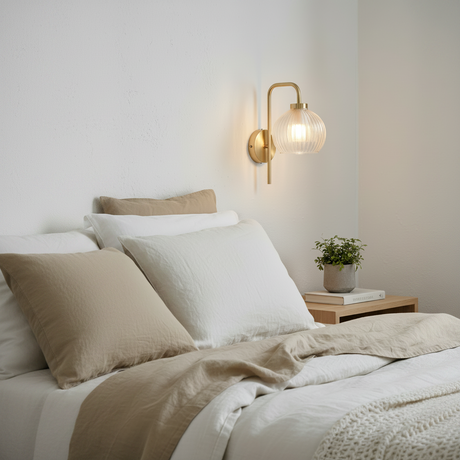 Vegglampe Krys i soverom uten ledning