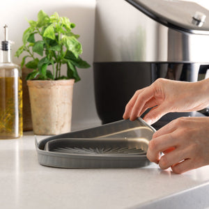 KitchenCraft airfryer innlegg plassert i airfryer før matlaging