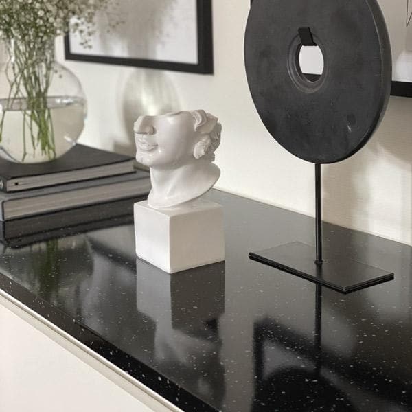 Granitsvart kontaktplast